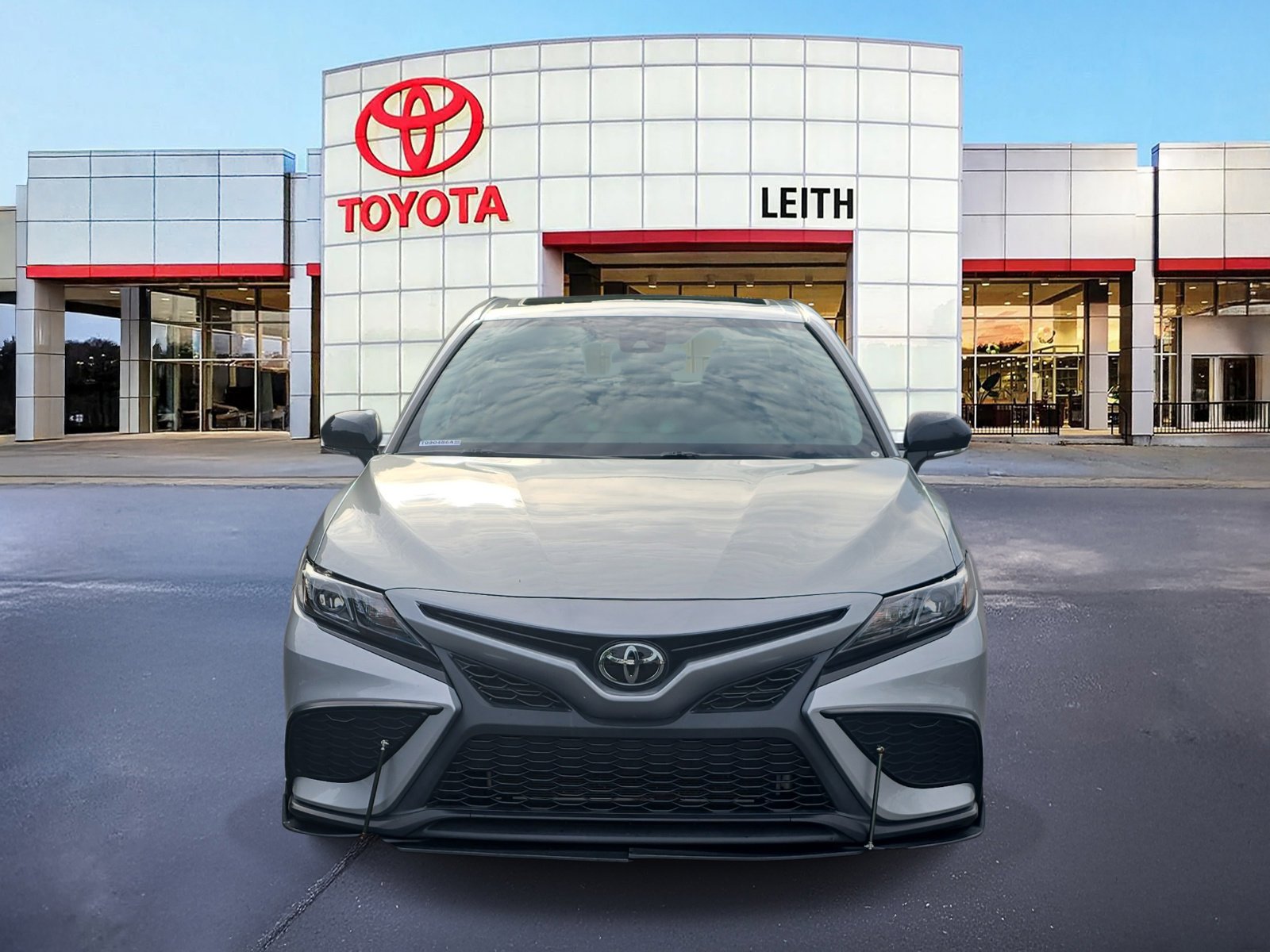 2023 Toyota Camry SE photo 2