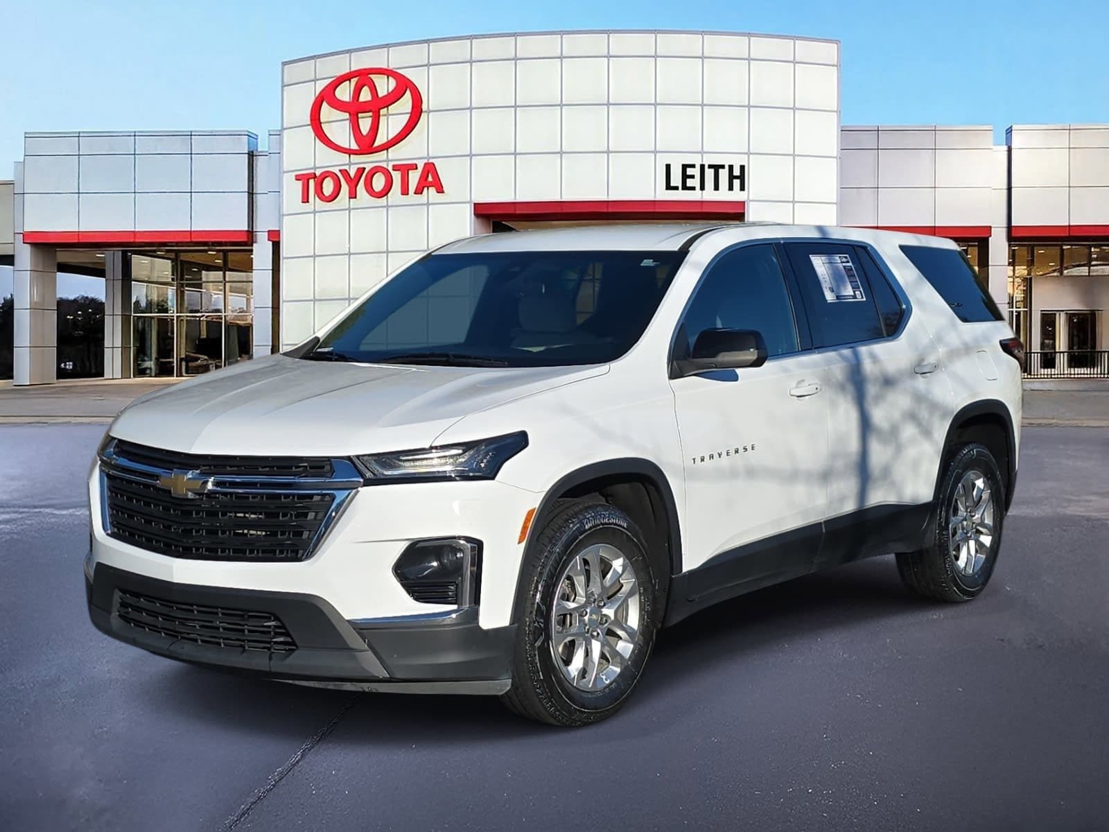 2023 Chevrolet Traverse LS's photo