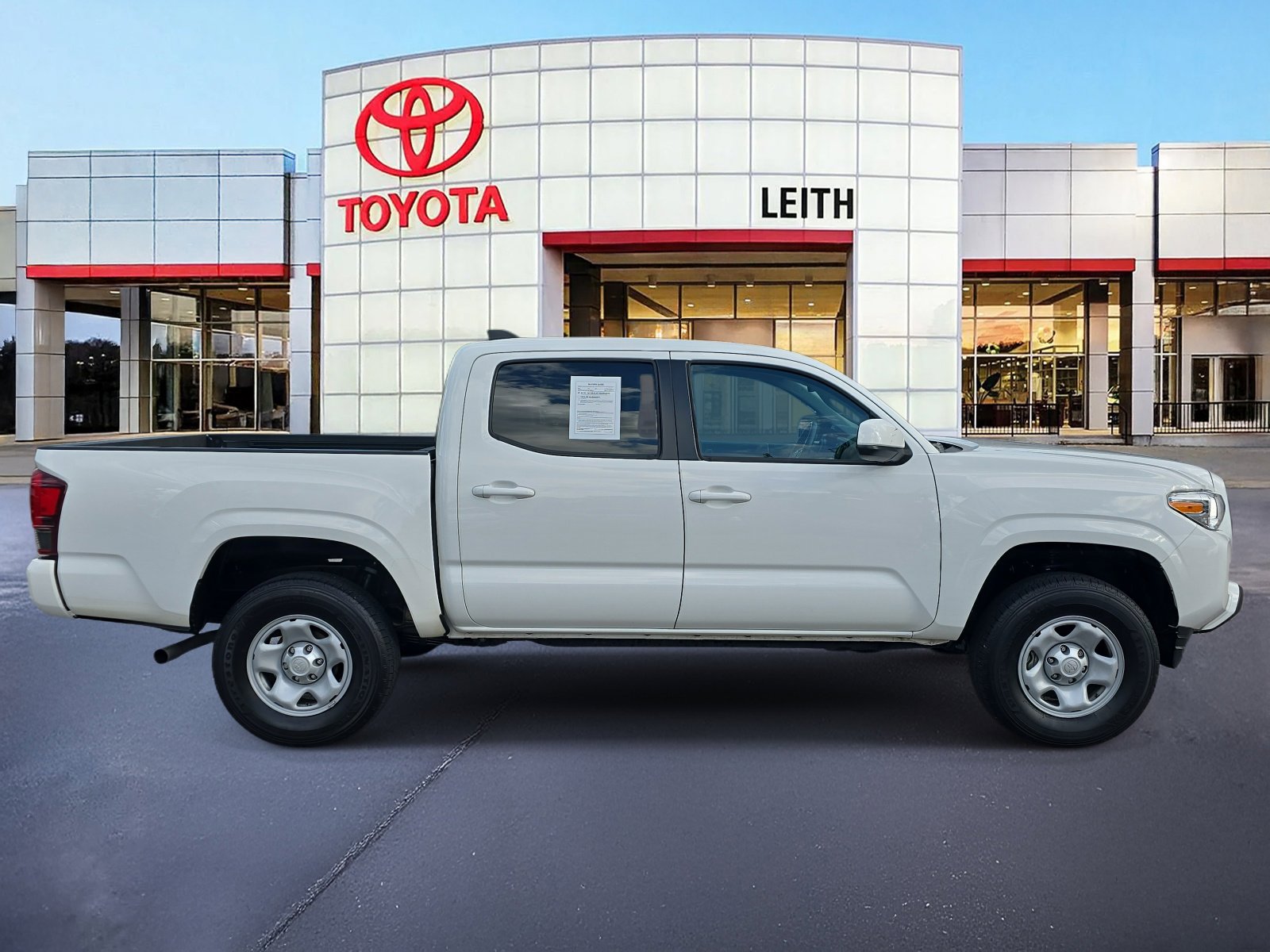 2023 Toyota Tacoma SR photo 4