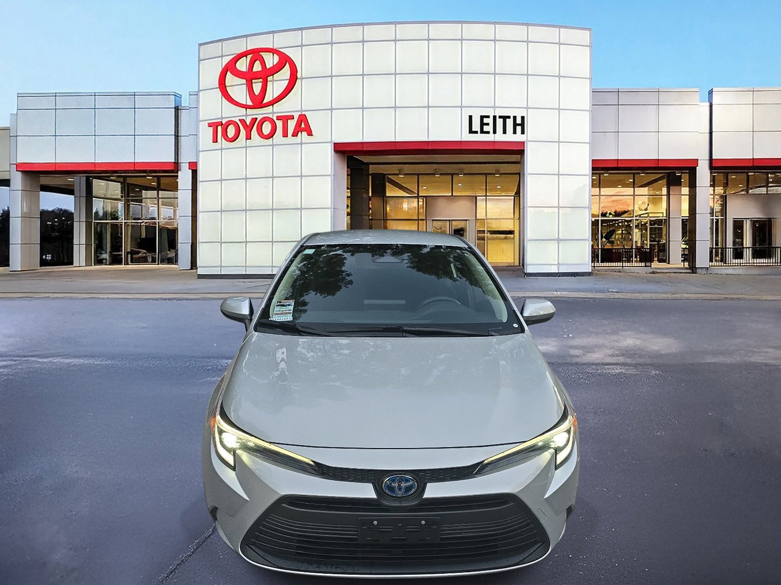 2024 Toyota Corolla Hybrid LE photo 2