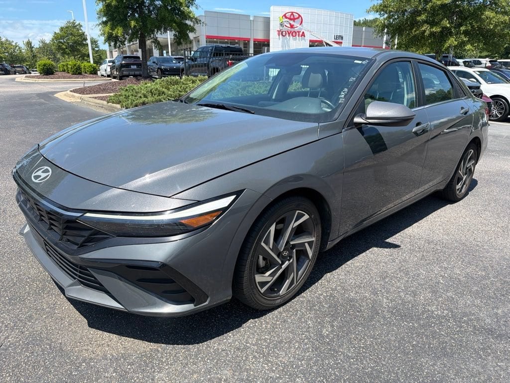Used 2025 Hyundai Elantra Limited Sedan