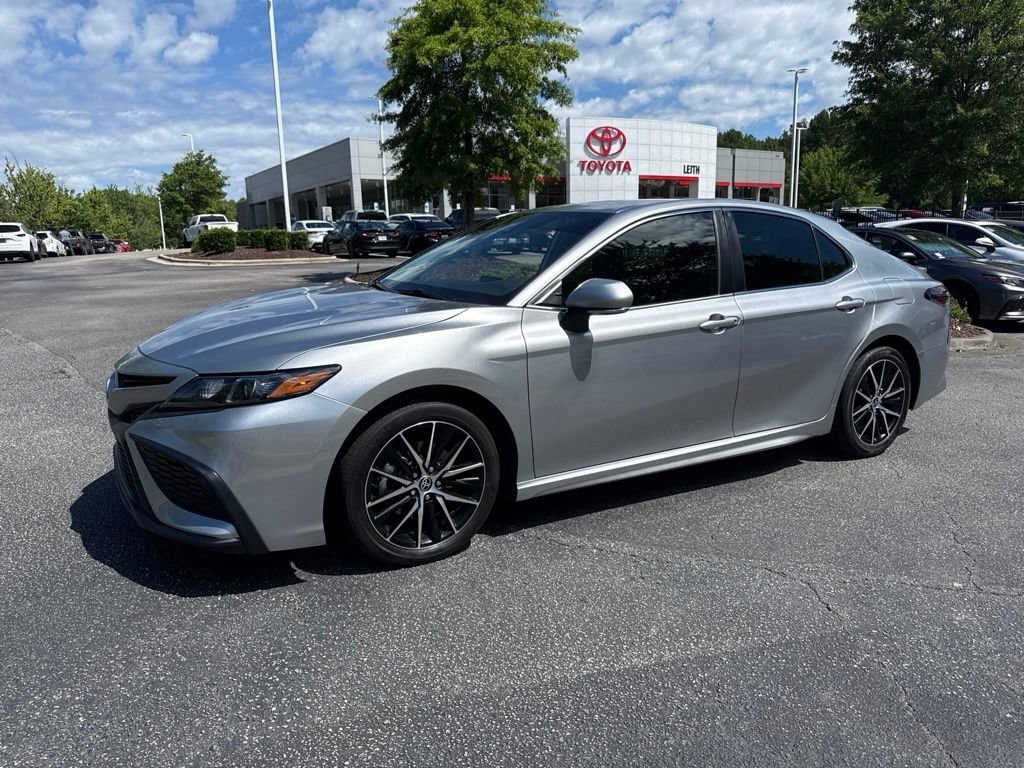 Used 2023 Toyota Camry SE Sedan