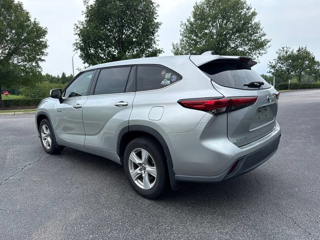 Used 2021 Toyota Highlander Hybrid LE SUV