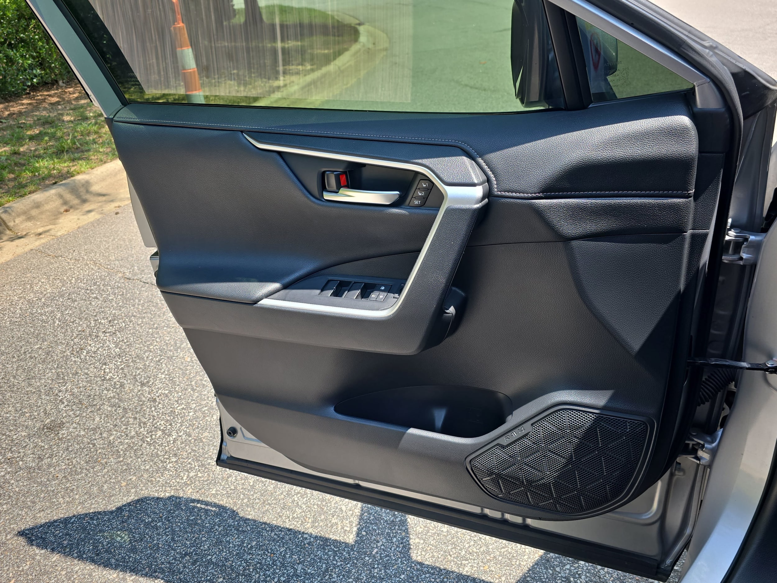 2019 Toyota RAV4 Limited - Photo 26