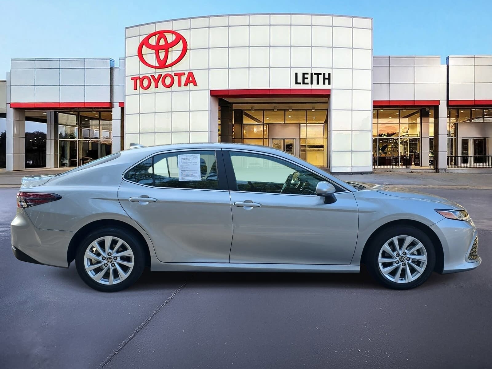 2024 Toyota Camry LE photo 4