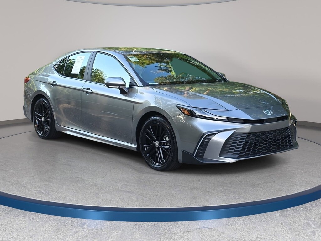 Used 2025 Toyota Camry SE Sedan