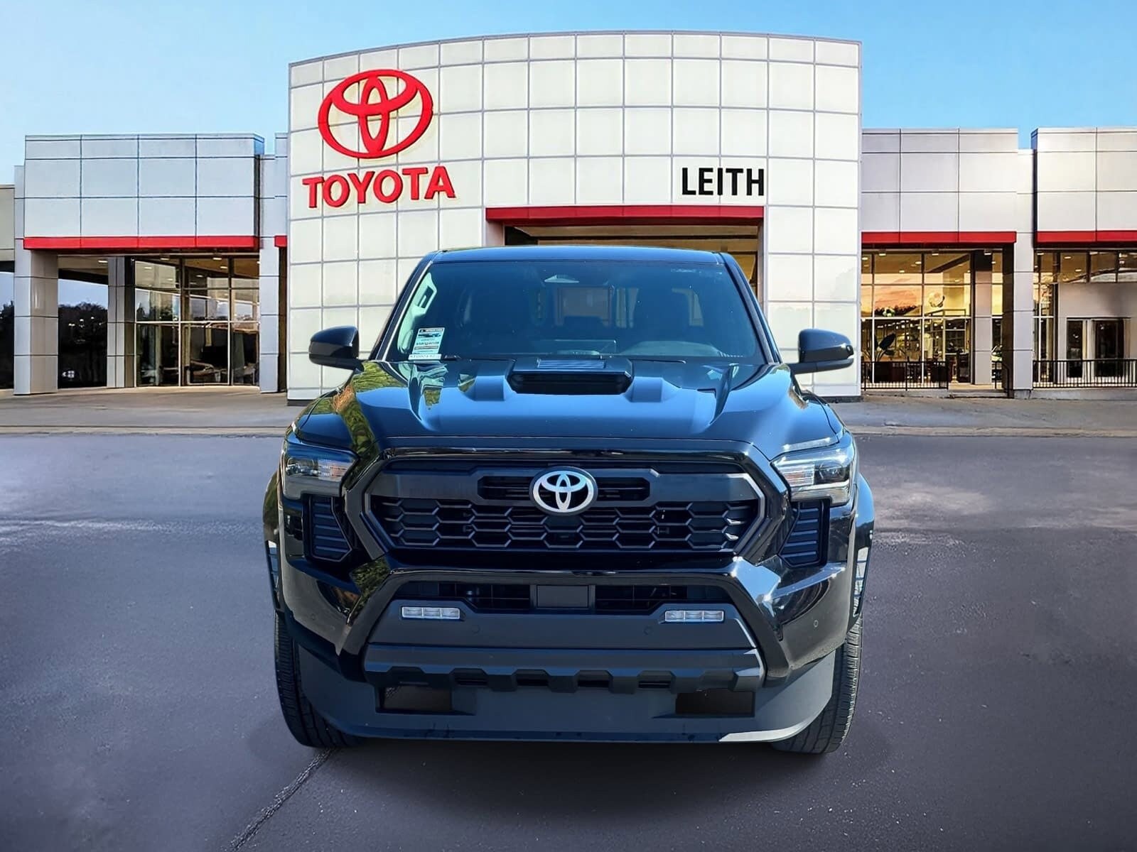 2024 Toyota Tacoma TRD Sport photo 2