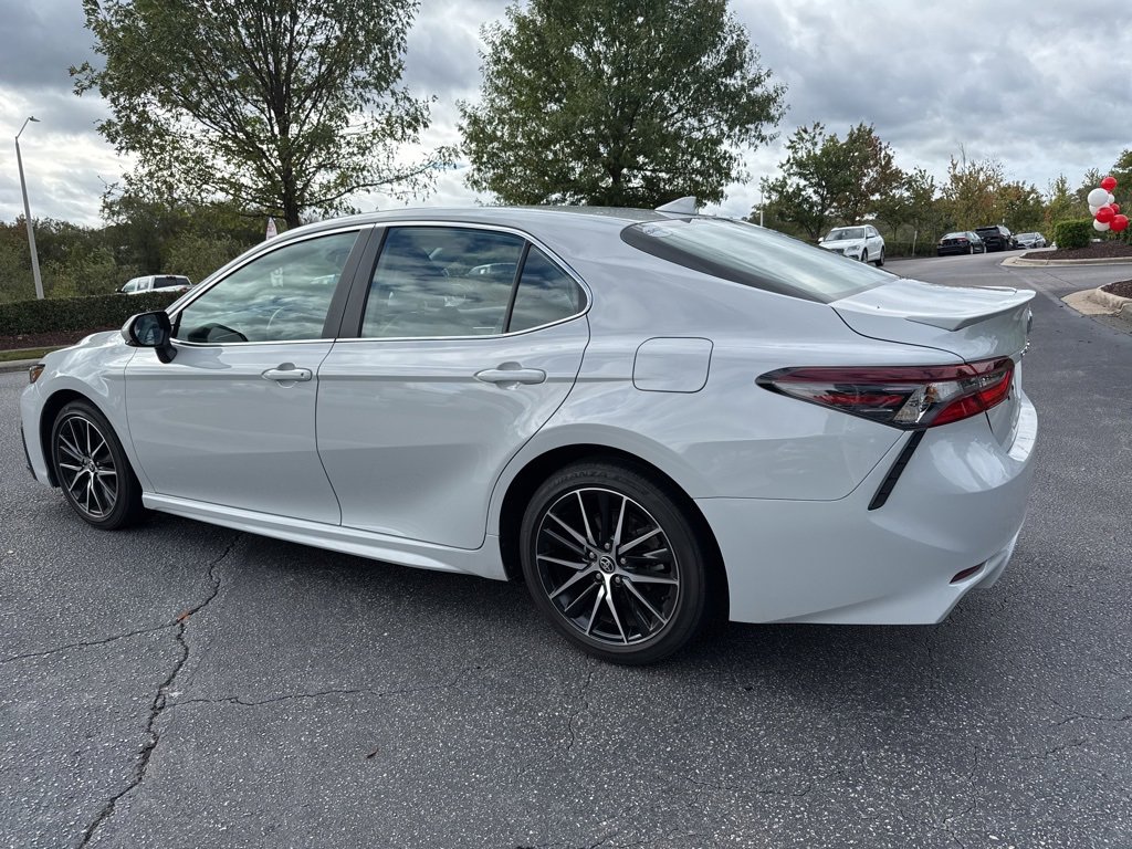 2024 Toyota Camry SE photo 4