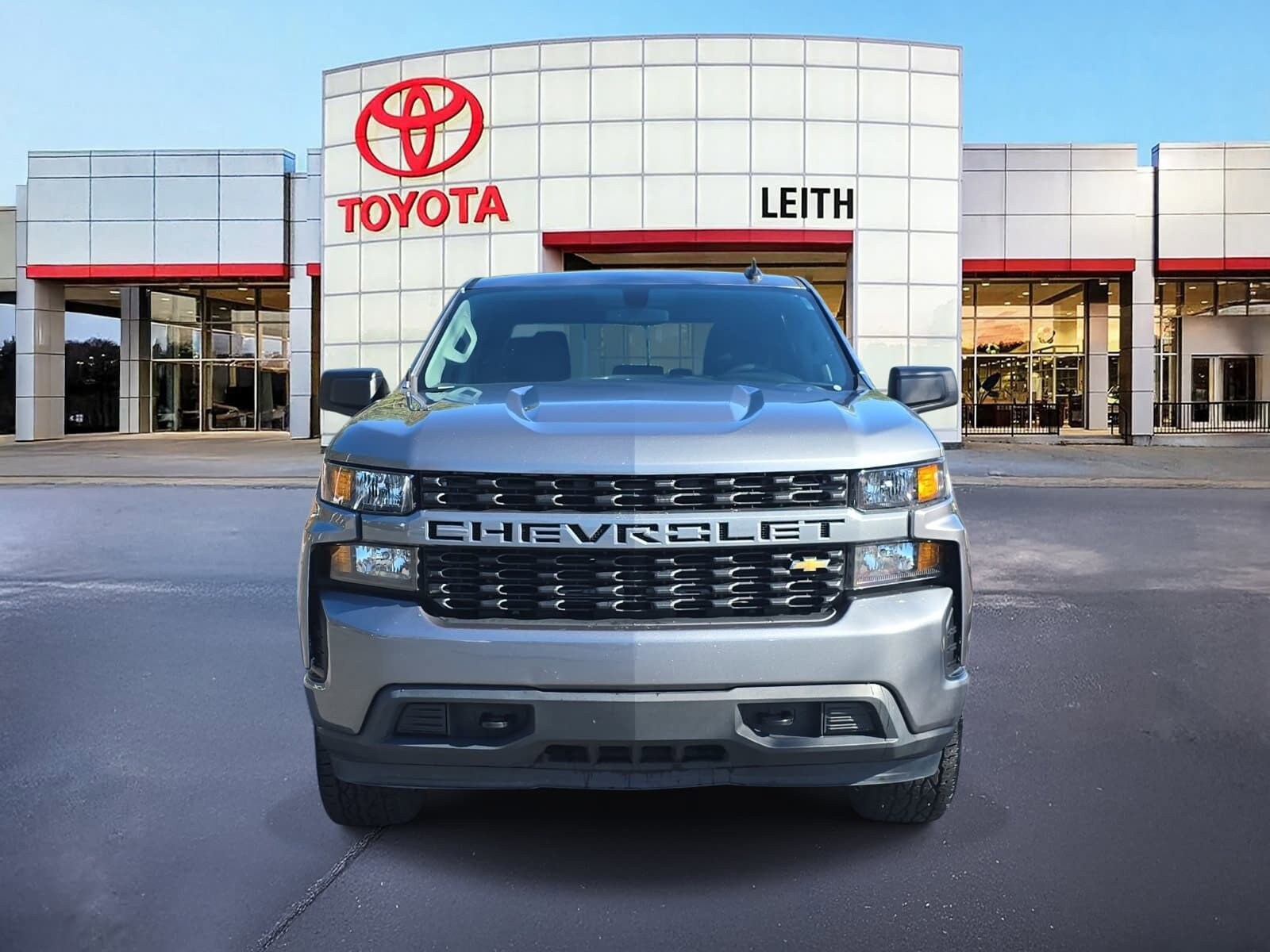 2021 Chevrolet Silverado 1500 Custom photo 2