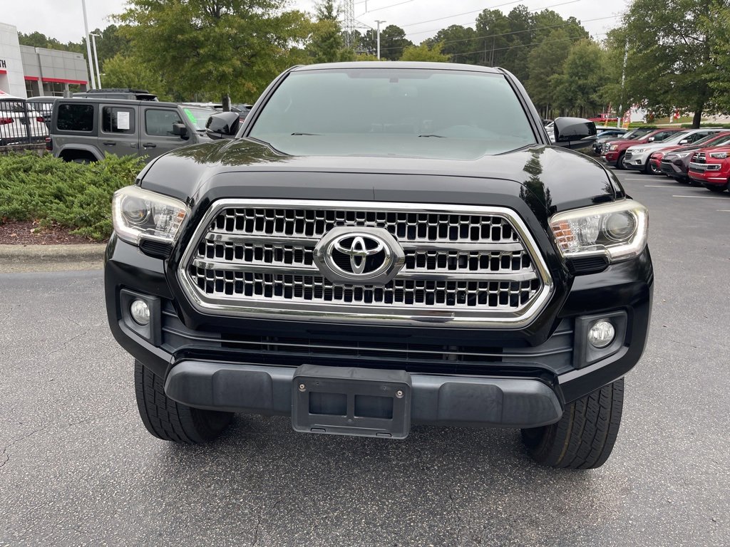 2017 Toyota Tacoma SR5 TRD Sport photo 3