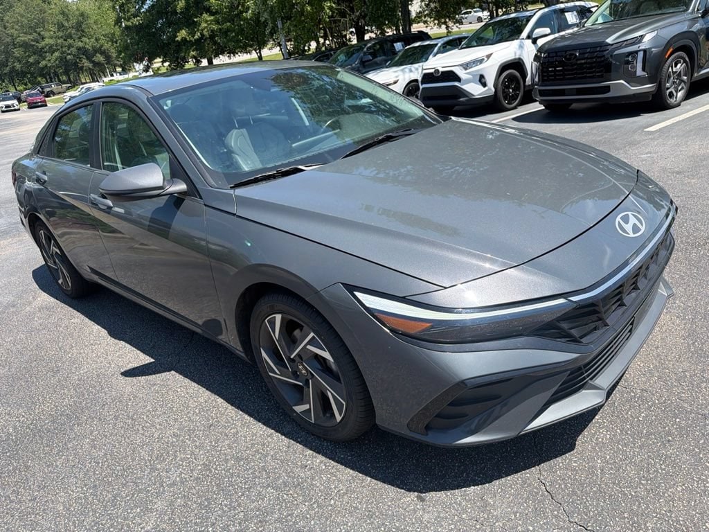 Used 2025 Hyundai Elantra Limited Sedan