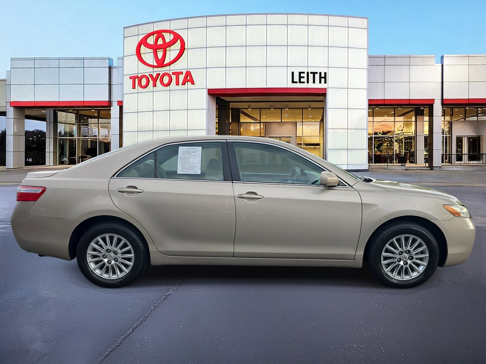 2009 Toyota Camry LE photo 3