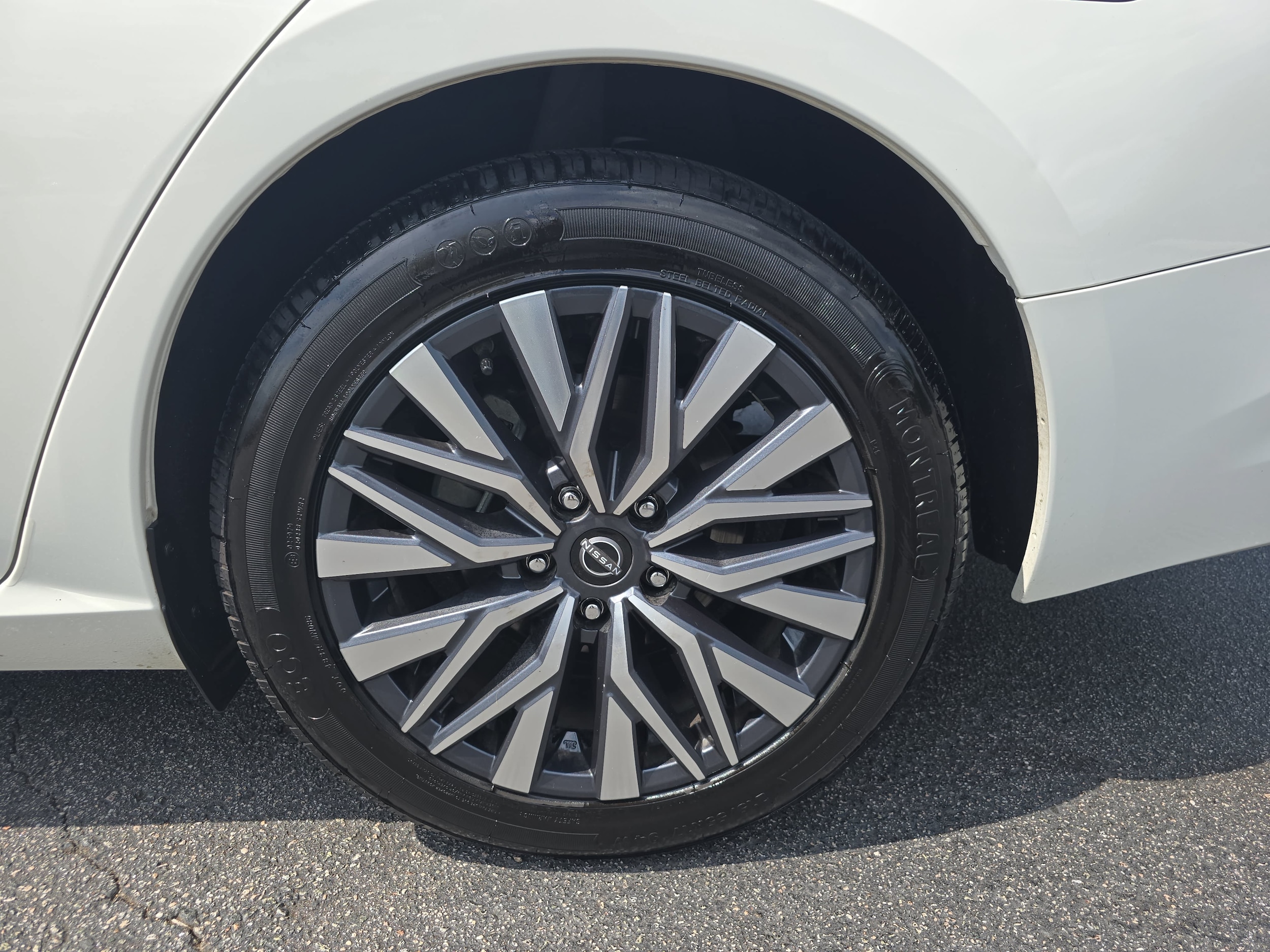 2025 Nissan Altima SV - Photo 35