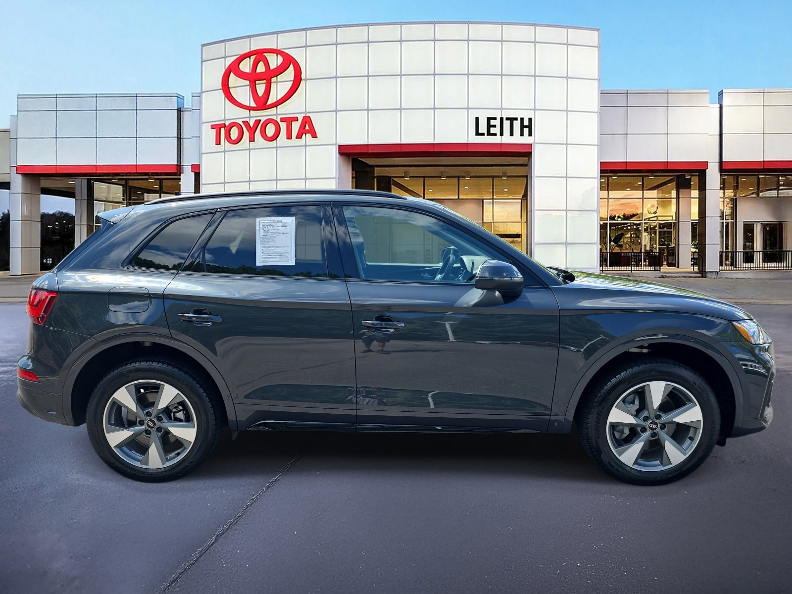 2025 Audi Q5 40 Premium photo 2