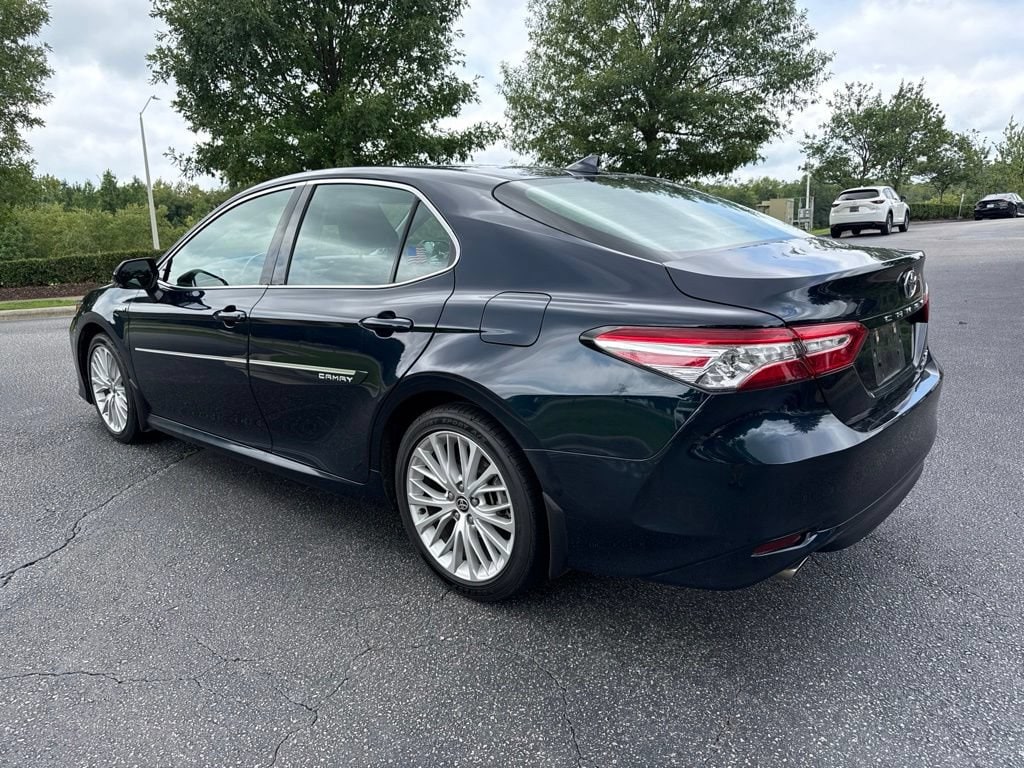 Used 2020 Toyota Camry Hybrid XLE Sedan
