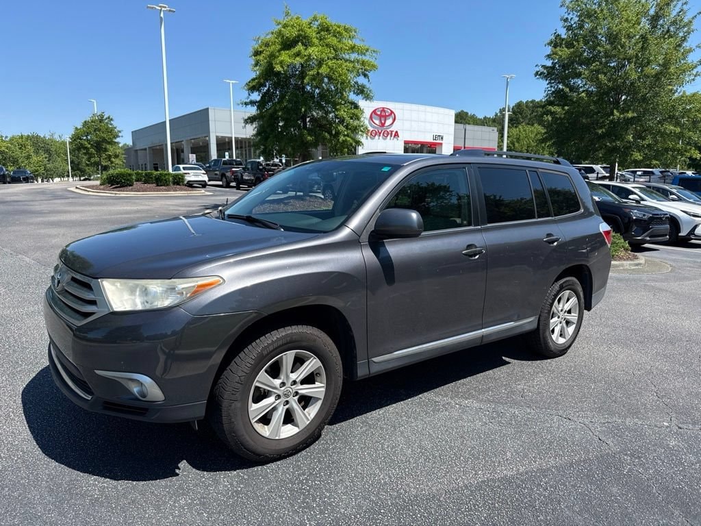 Used 2011 Toyota Highlander SE V6 SUV