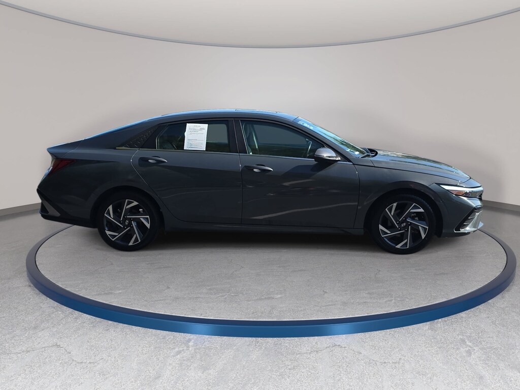 Used 2025 Hyundai Elantra Limited Sedan