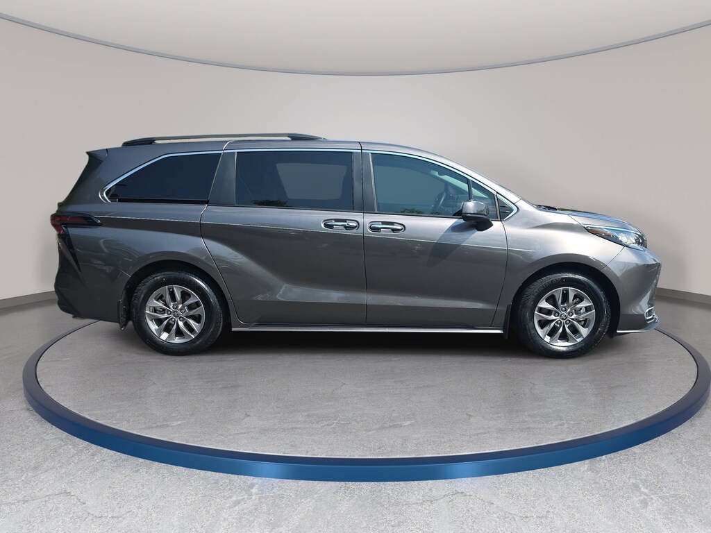 Used 2023 Toyota Sienna XLE 8 Passenger Van Passenger Van