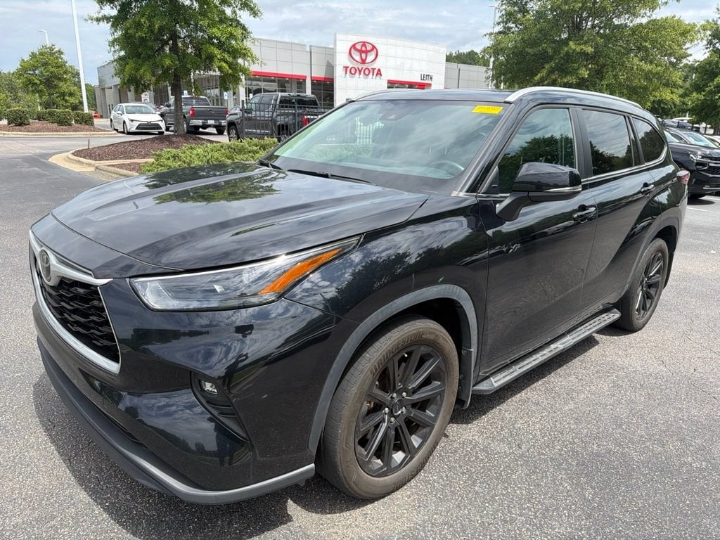 Used 2024 Toyota Highlander XLE SUV