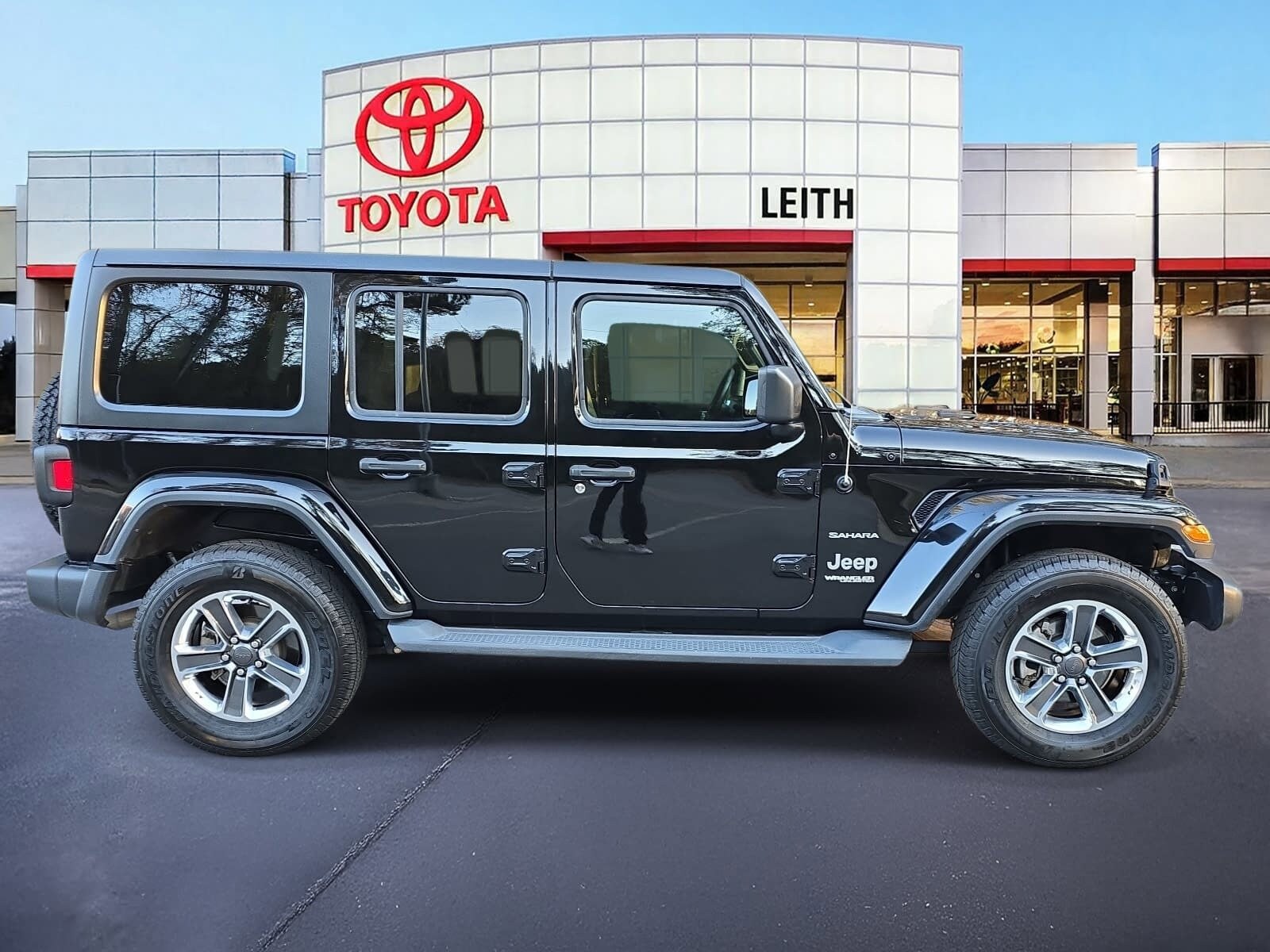 2018 Jeep Wrangler Unlimited Sahara photo 4