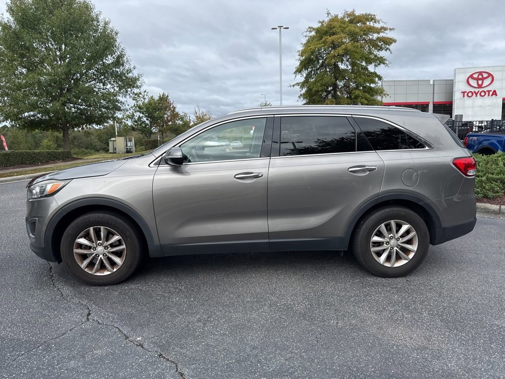 2016 Kia Sorento LX photo 2