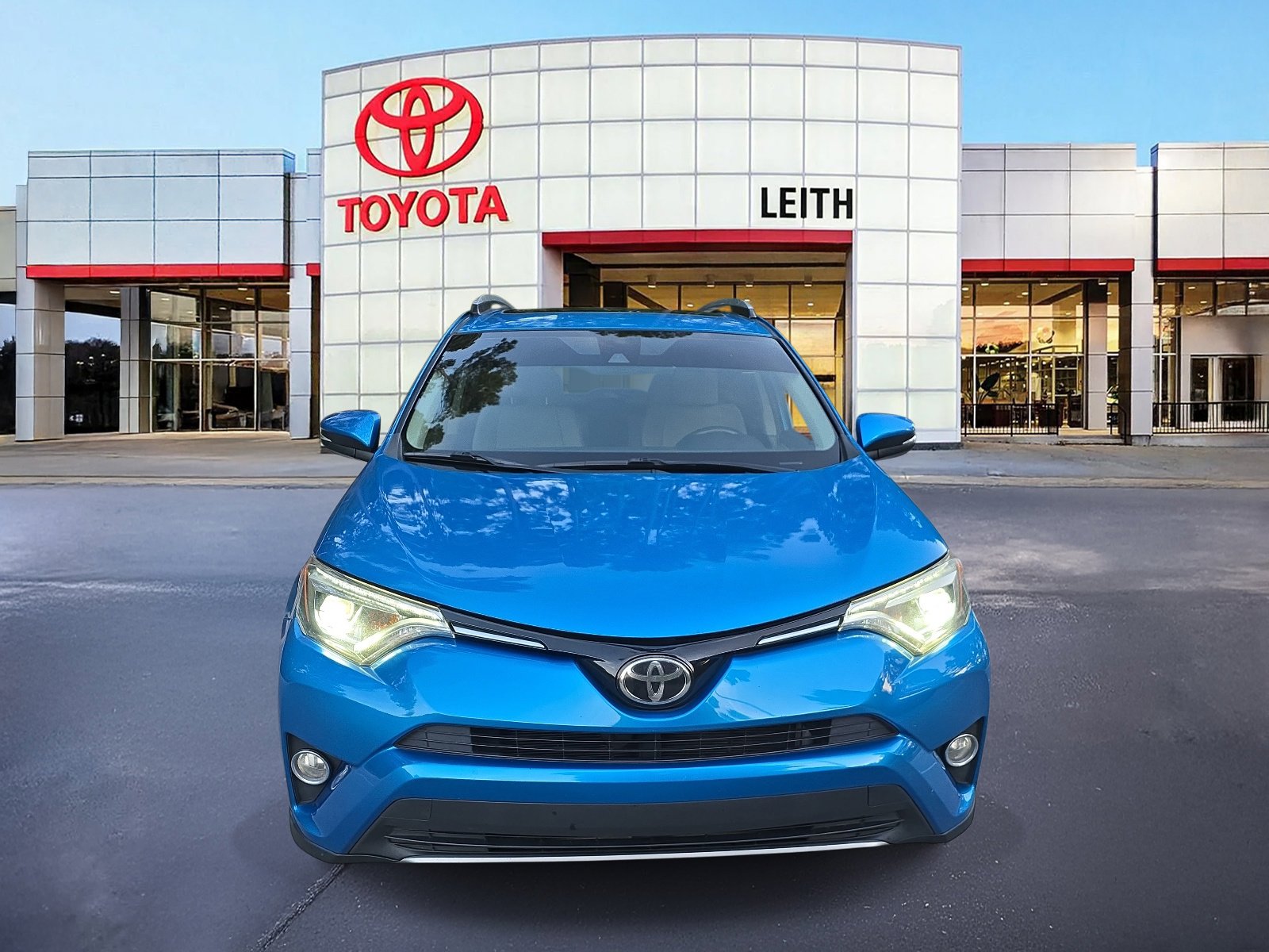2018 Toyota RAV4 Limited photo 2