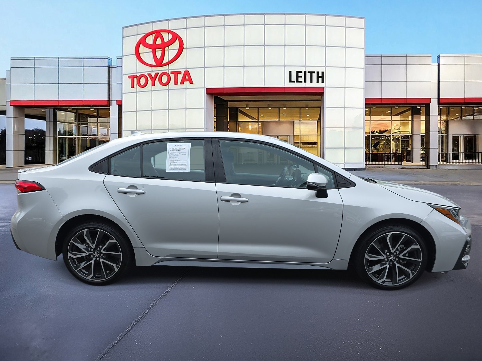 2022 Toyota Corolla SE photo 4