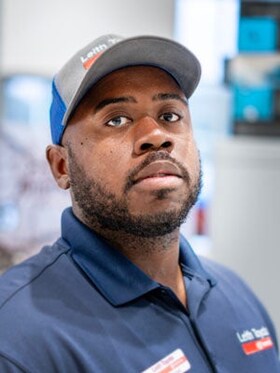 Staff member Jamar Vines from ID_a2b365505163