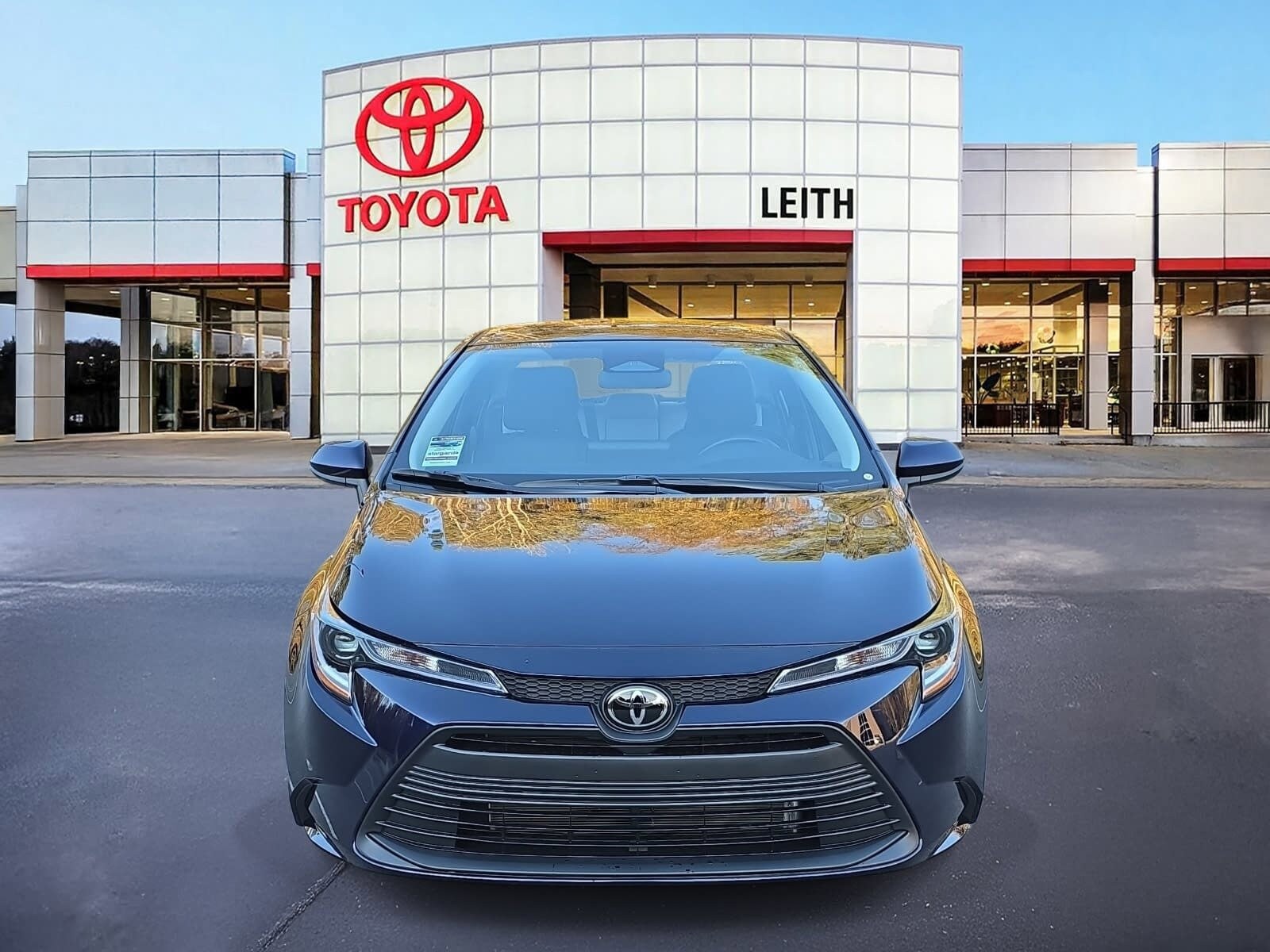 2025 Toyota Corolla LE photo 2