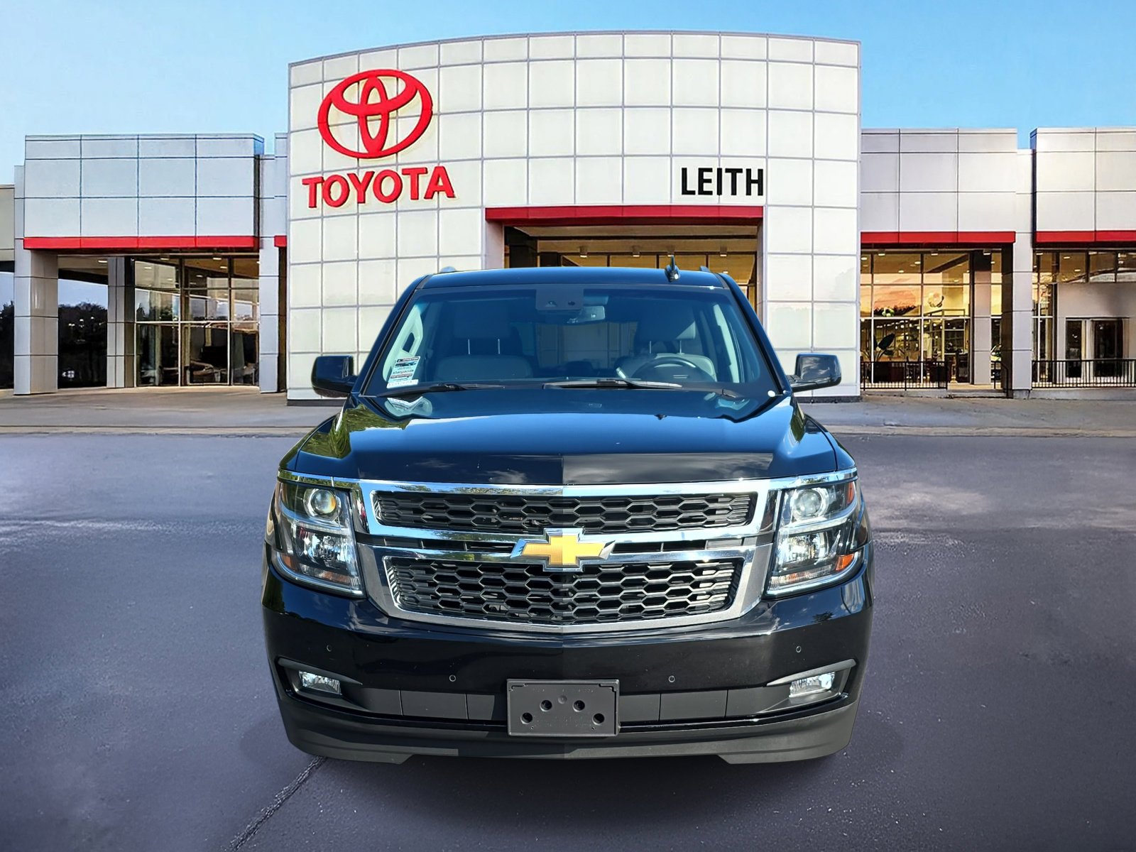 2019 Chevrolet Tahoe LT photo 2