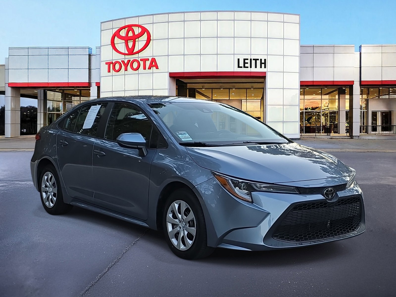 2022 Toyota Corolla LE photo 3