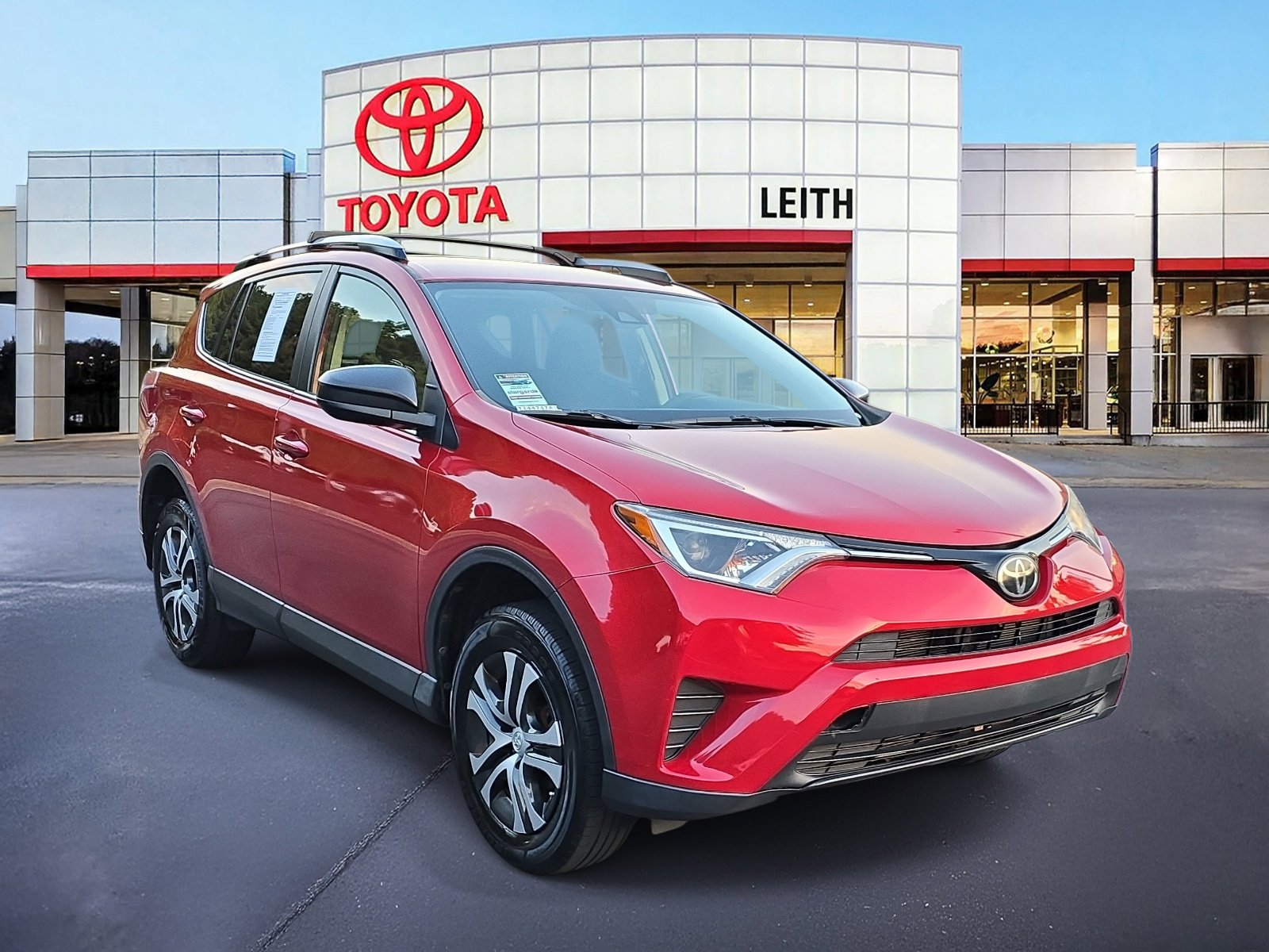 2017 Toyota RAV4 LE photo 3