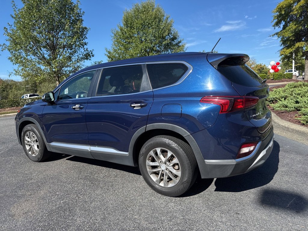 2020 Hyundai Santa Fe SE photo 3