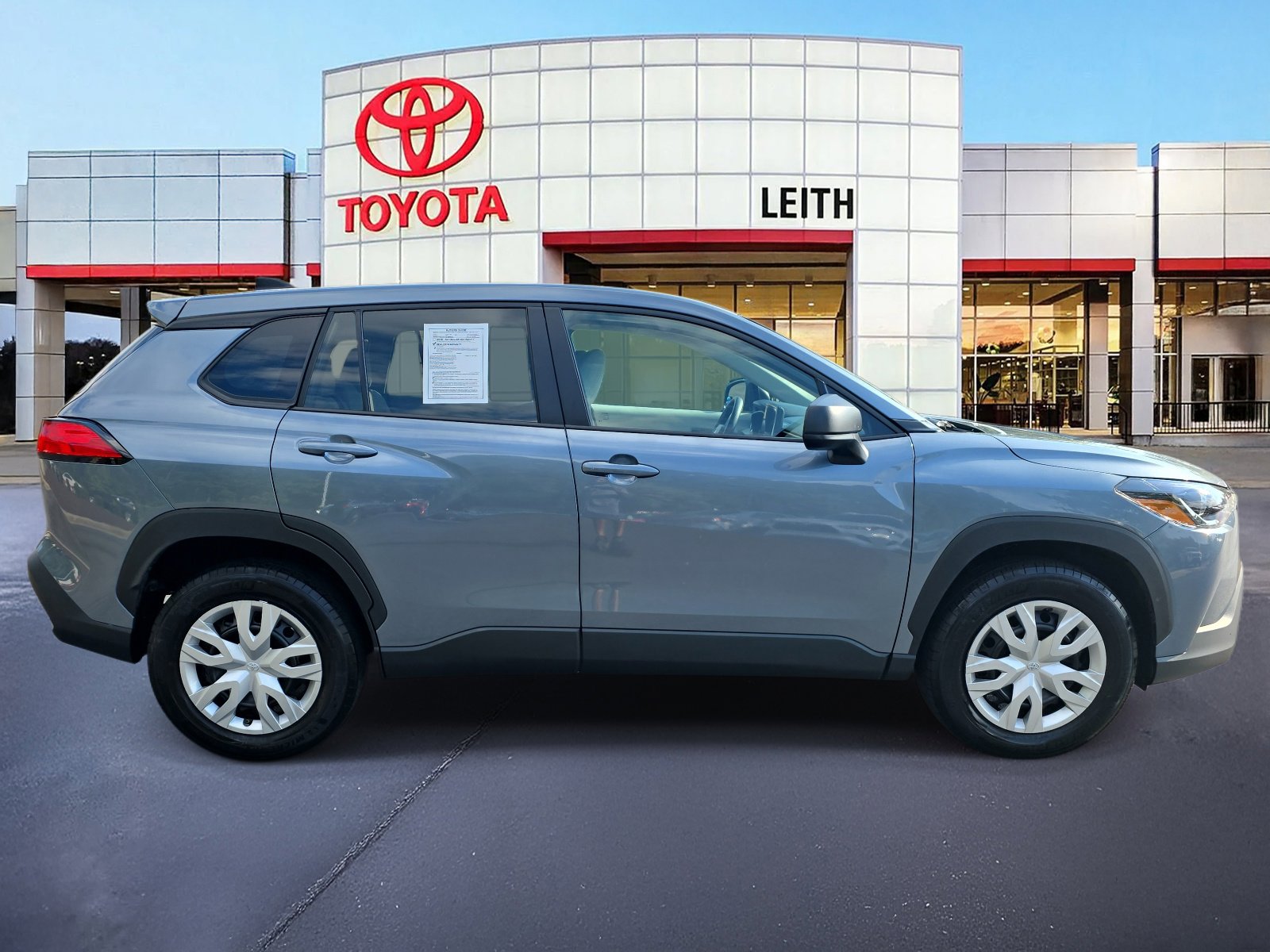 2024 Toyota Corolla Cross L photo 4