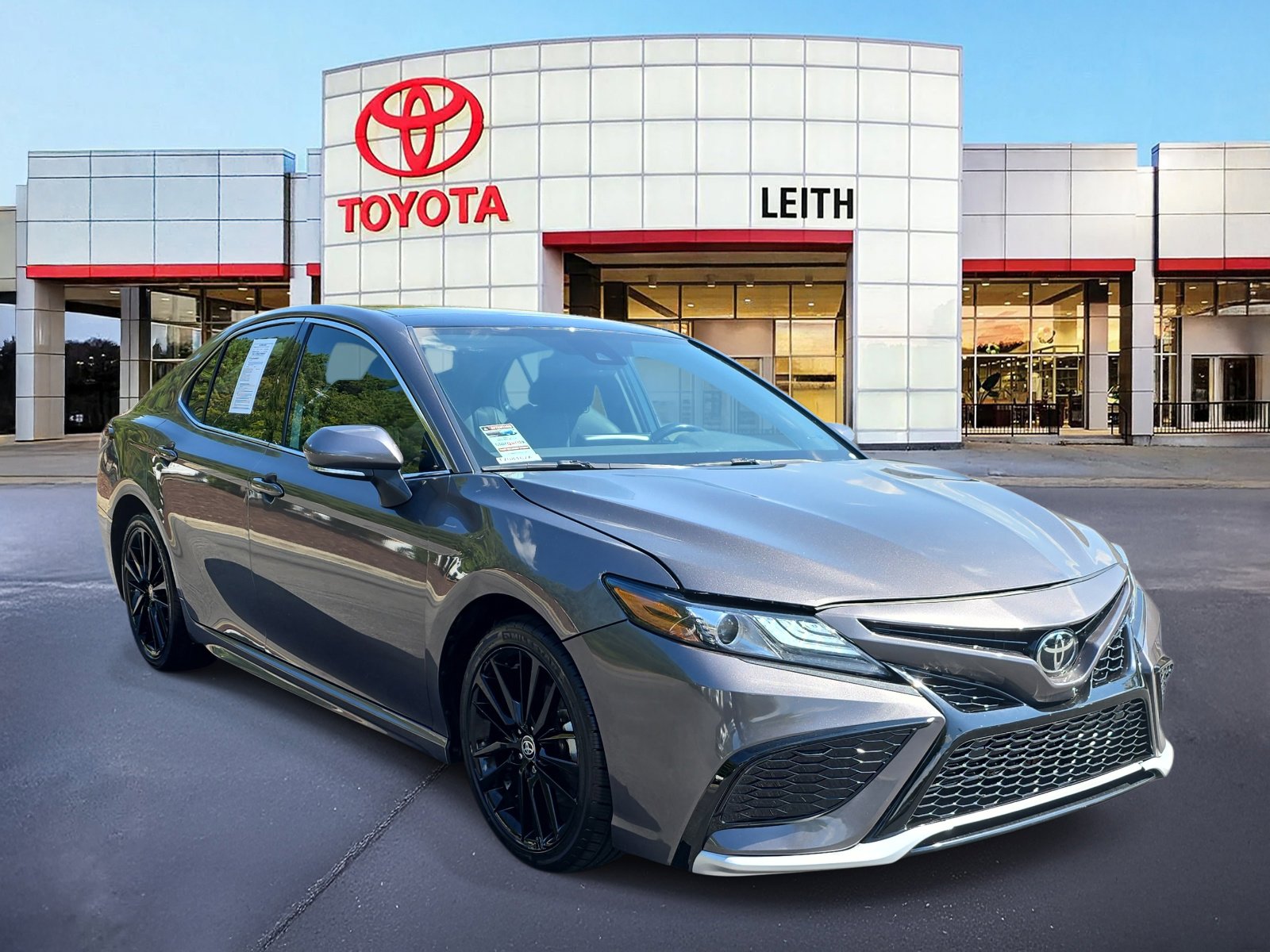 2022 Toyota Camry XSE photo 3