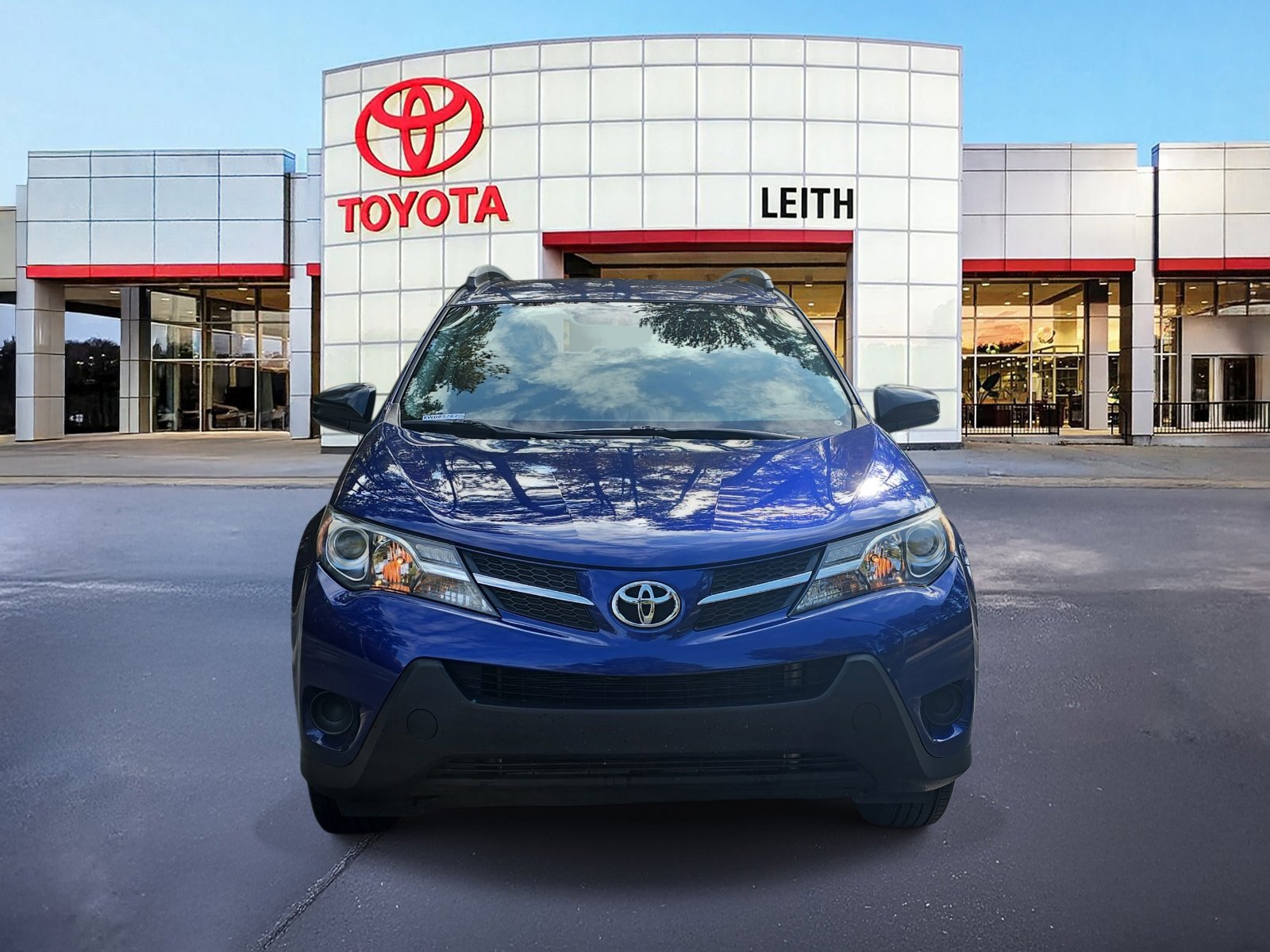2014 Toyota RAV4 LE photo 2
