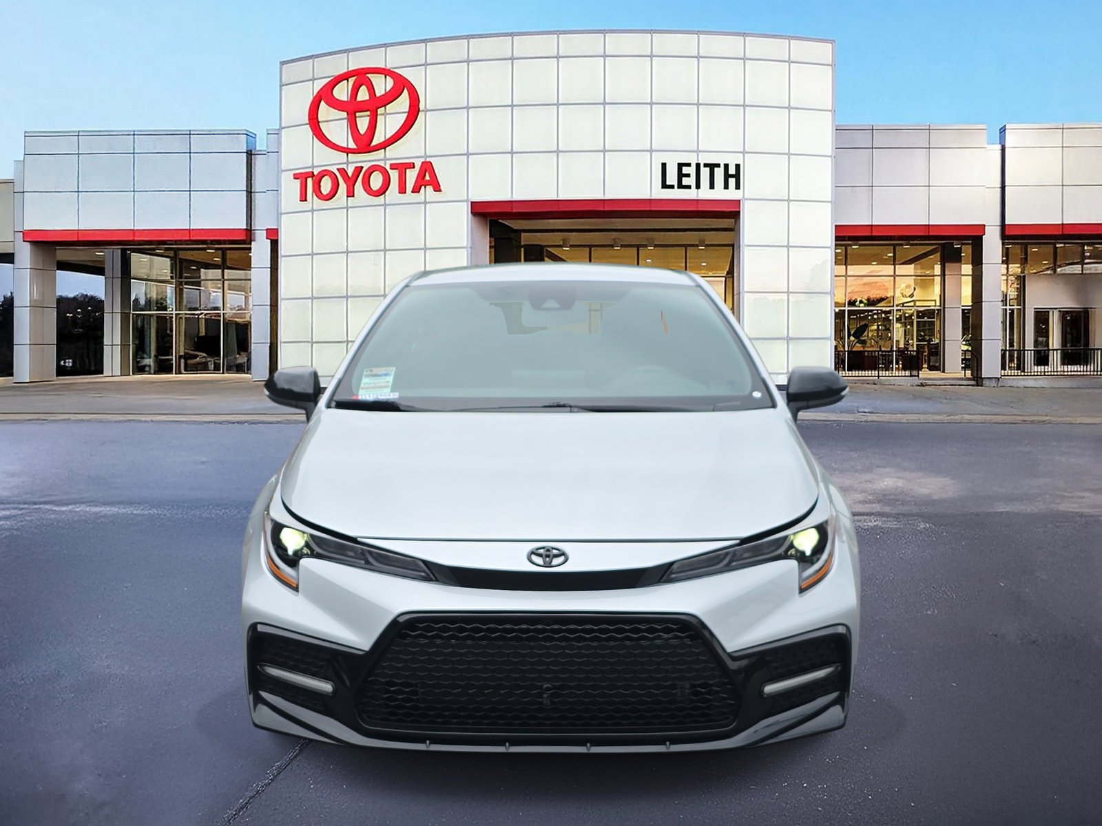 2022 Toyota Corolla SE photo 2
