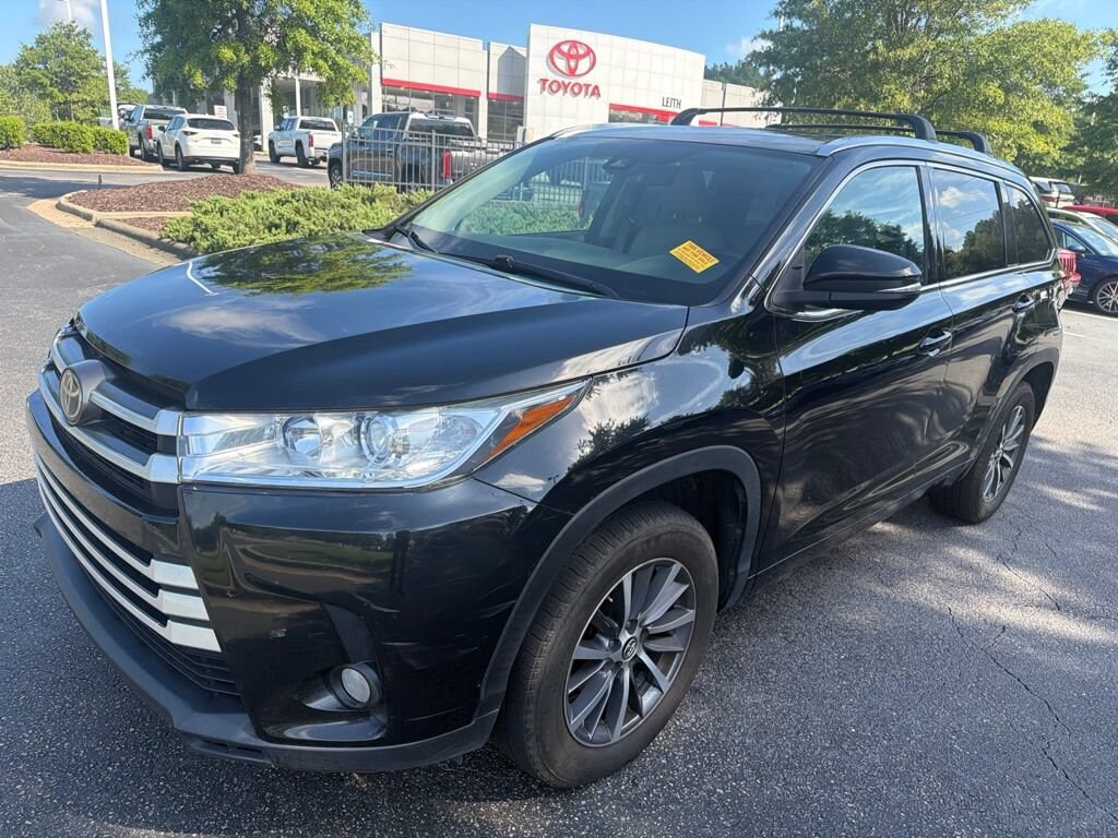 Used 2017 Toyota Highlander XLE V6 SUV