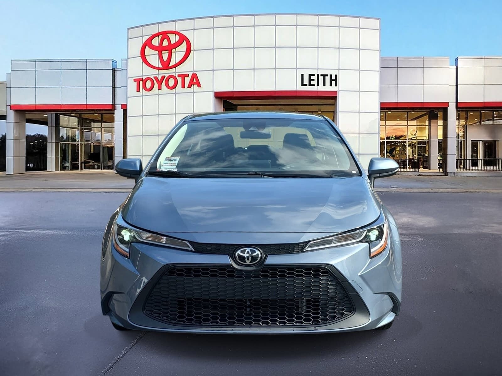 2022 Toyota Corolla LE photo 2