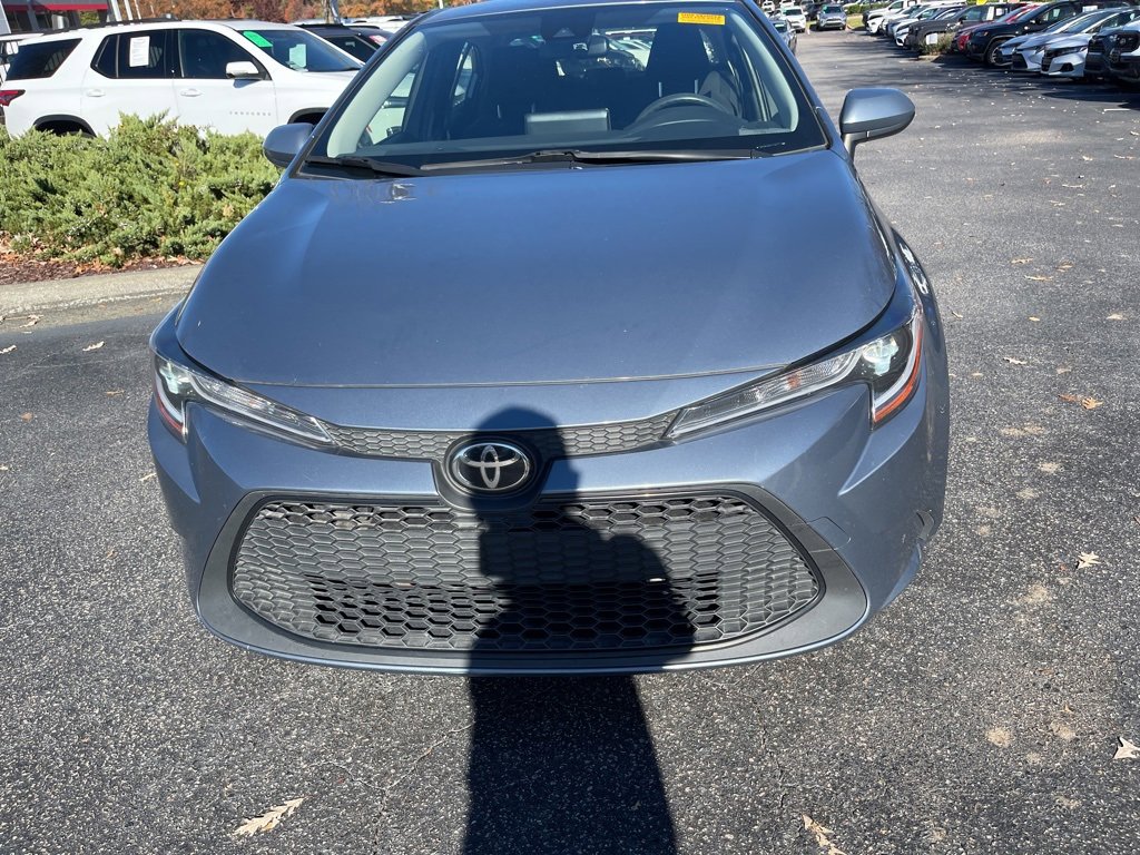 2022 Toyota Corolla LE photo 2