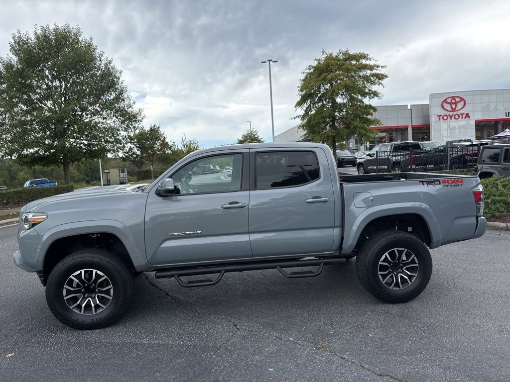 2021 Toyota Tacoma TRD Sport V6 photo 2