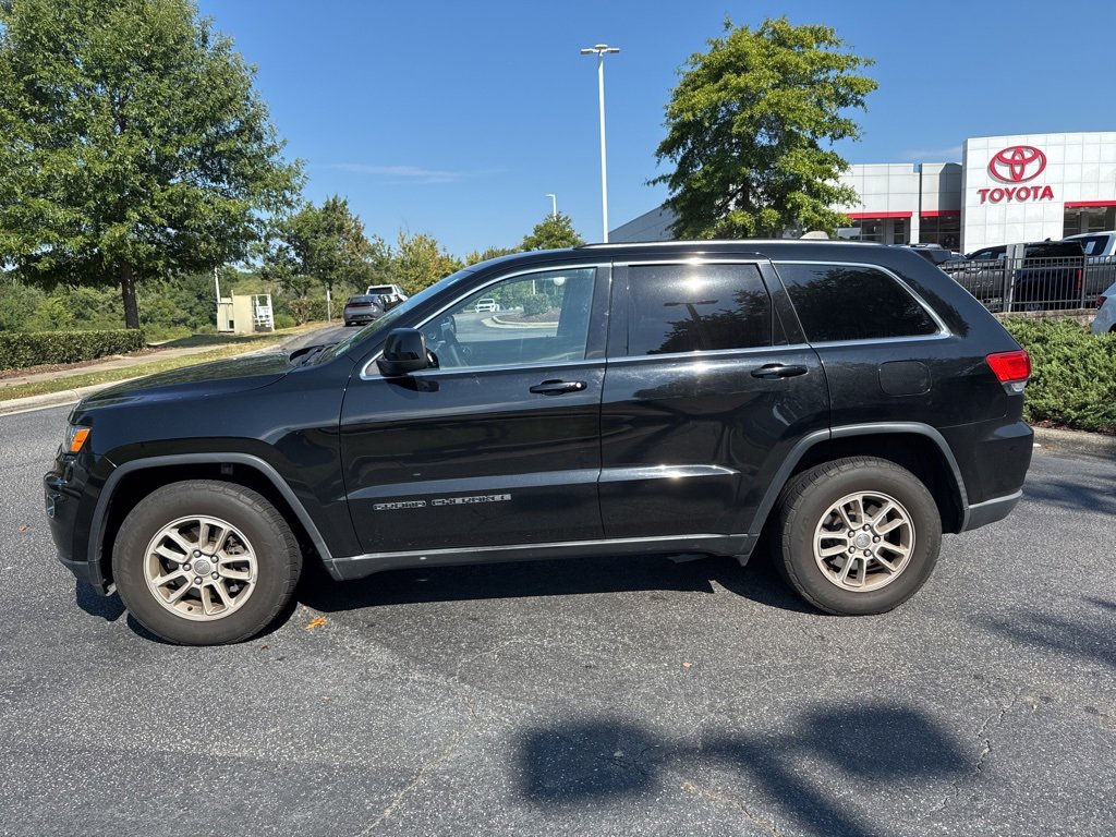 2019 Jeep Grand Cherokee Laredo photo 2