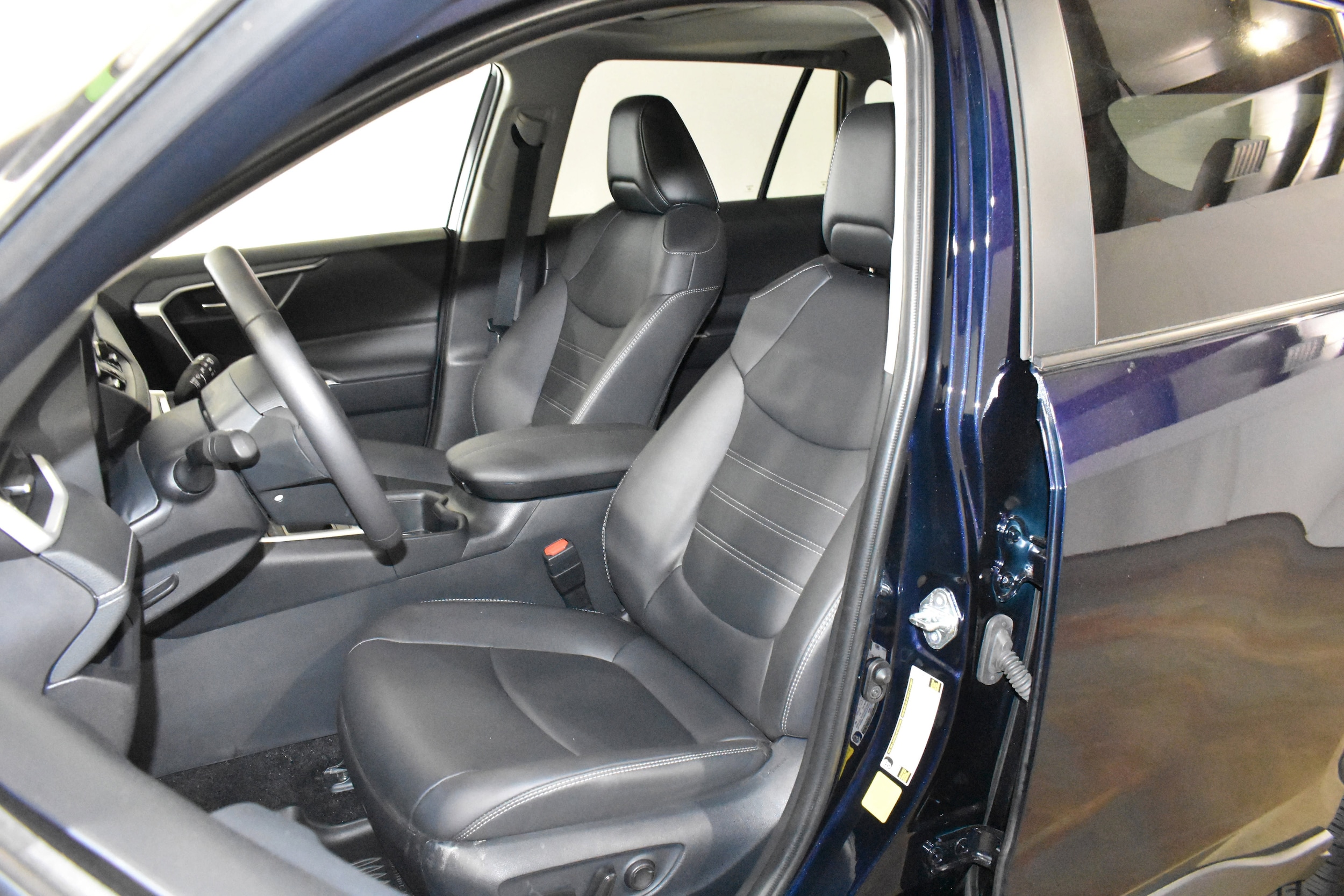 2025 Toyota RAV4 XLE Premium - Photo 23