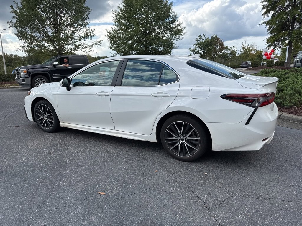2024 Toyota Camry SE photo 3