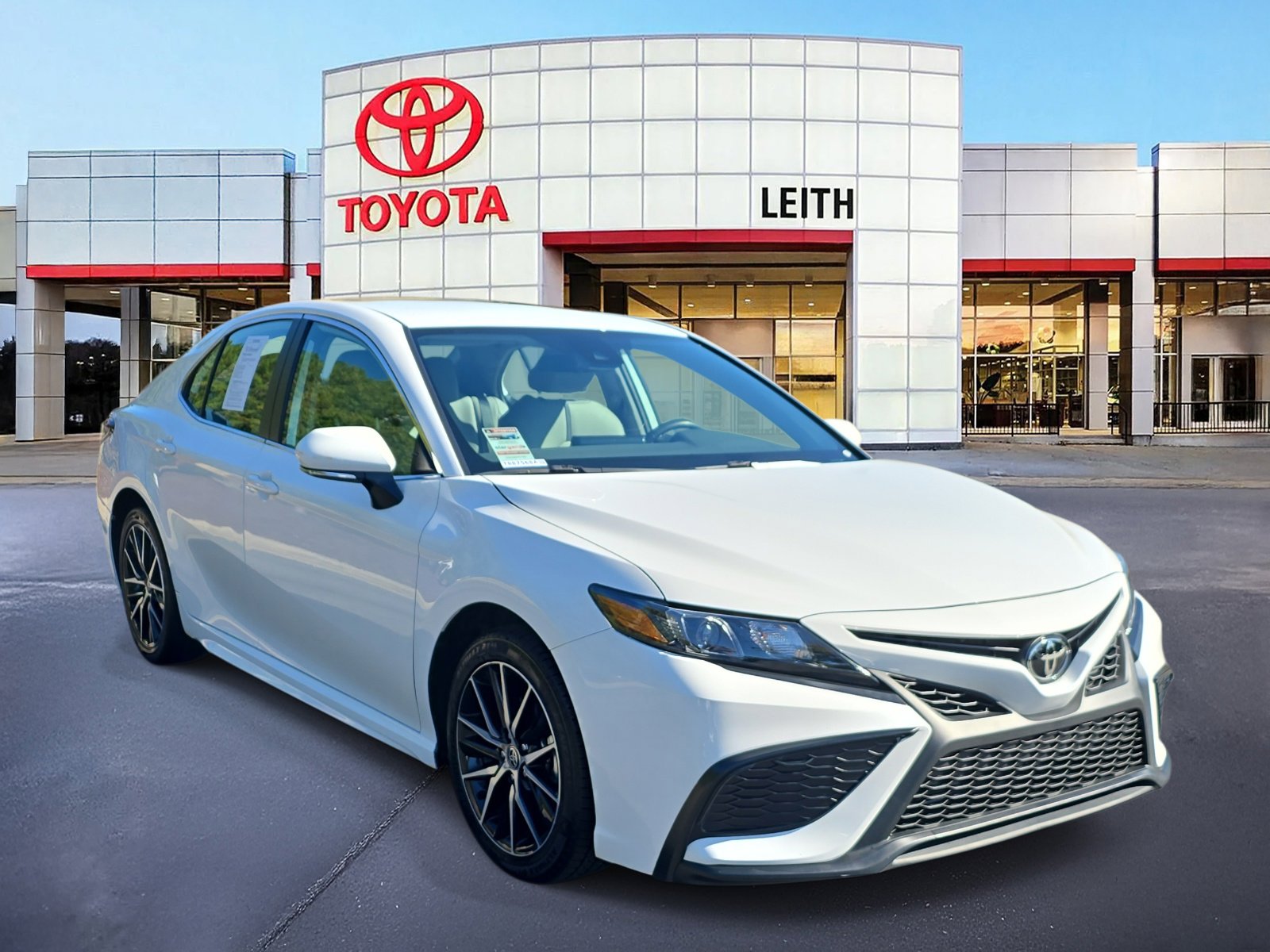 2024 Toyota Camry SE photo 2