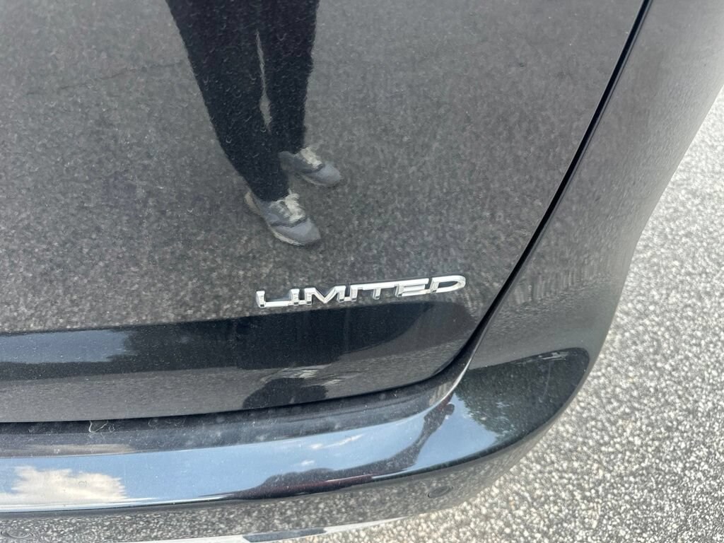 Used 2017 Chrysler Pacifica Limited Van