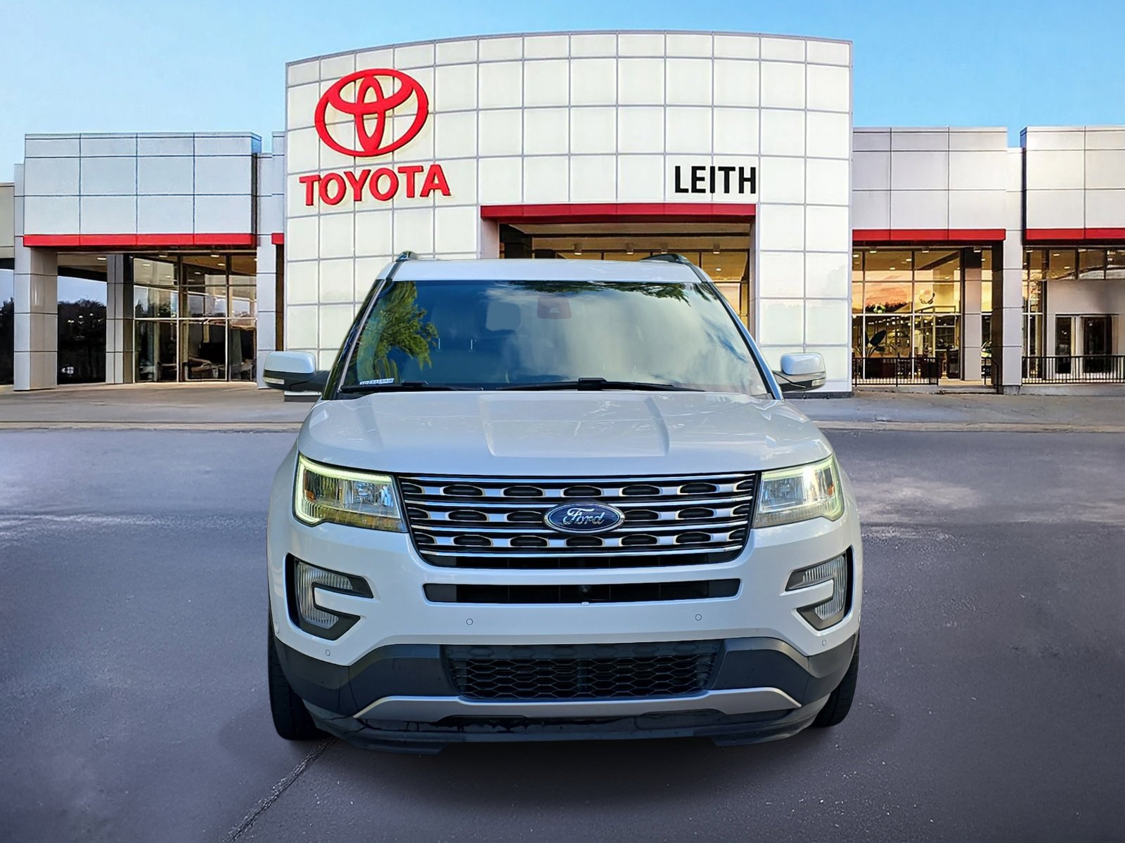 2017 Ford Explorer Limited photo 2