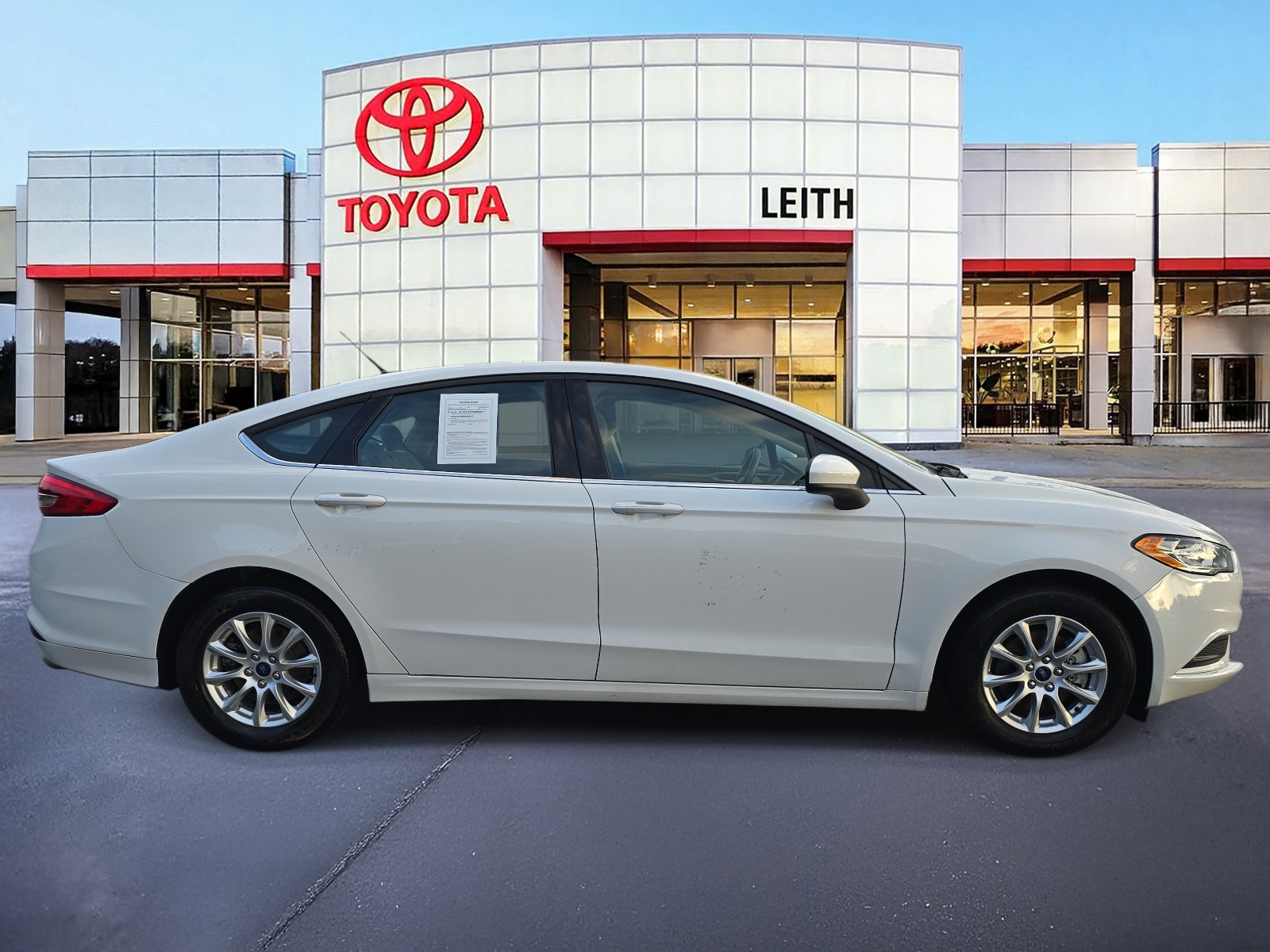 2017 Ford Fusion S photo 4