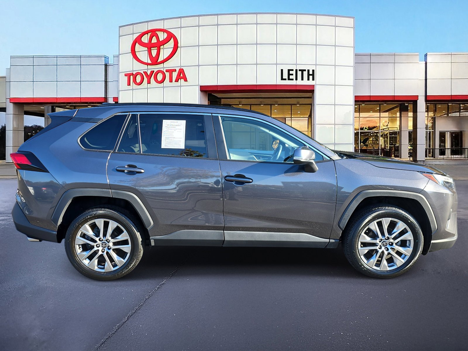 2023 Toyota RAV4 XLE Premium photo 2