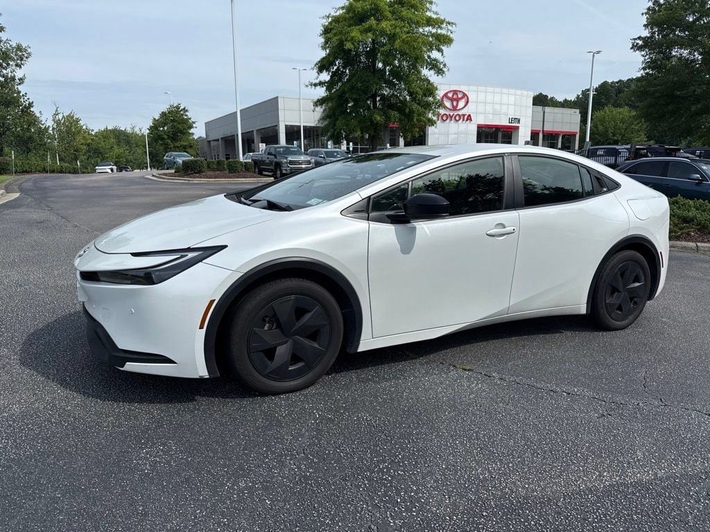 Used 2024 Toyota Prius LE Hatchback